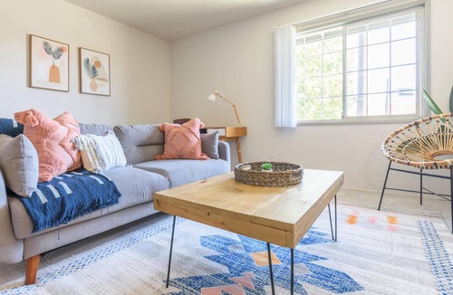 East Side Costa Mesa Apartment | 1BR Apartment in Costa Mesa