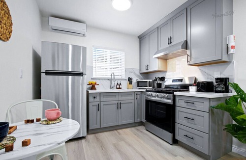 Rosemead House | 1BR Back House + Parking + Near DTLA #TravelSGV