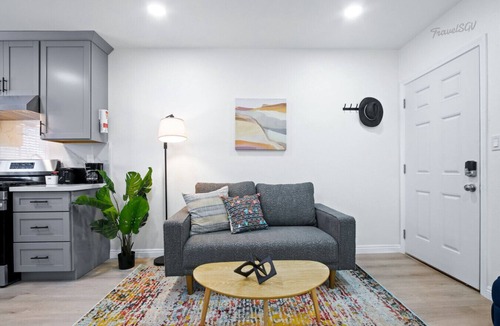 Rosemead House | 1BR Back House + Parking + Near DTLA #TravelSGV