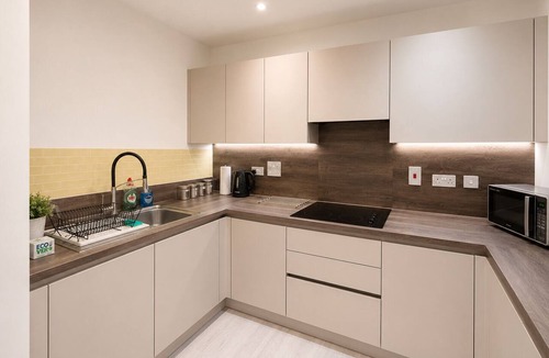 West Hendon Apartment | 1BR City Escape | Free Gym | Wembley & Kings Cross