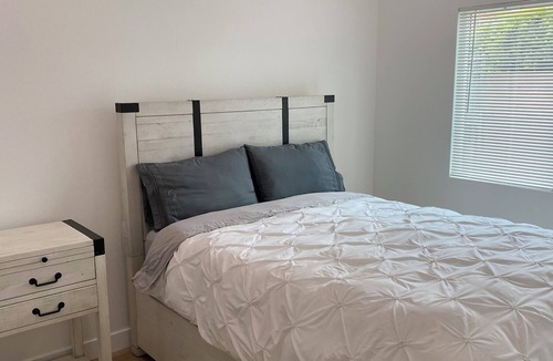 Garden Grove House | 2.4 mi Disney/Lt Saigon/3mi