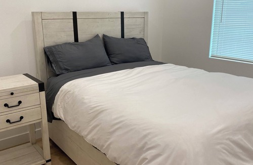 Garden Grove House | 2.4 mi Disney/Lt Saigon/3mi