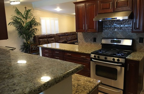 Sherwood Forest and Thistle Development House | 2.7MI DISNEY/CONVENTION CENTER GETAWAY