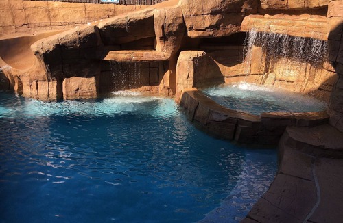 Sherwood Forest and Thistle Development House | 2.7MI DISNEY/CONVENTION CENTER GETAWAY