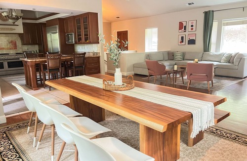 Fish Camp House | 2.8 miles to Yosemite entrance! Beautiful, spacious Mtn home with 2-level decks!