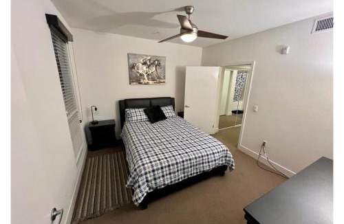 Santa Ana Apartment | 2 Bdrm near South Coast Disneyland & Conv cntr