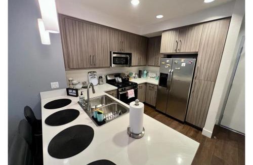 Santa Ana Apartment | 2 Bdrm near South Coast Disneyland & Conv cntr