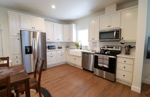 Eastside House | 2 Bed 2 Bath Gated House With Outdoor Space