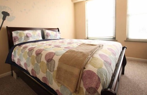 Anaheim Colony Historic District Apartment | 2 bed 2 bth Disneyland Fireworks
