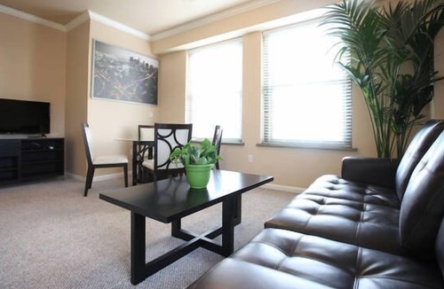Anaheim Colony Historic District Apartment | 2 bed 2 bth Disneyland Fireworks