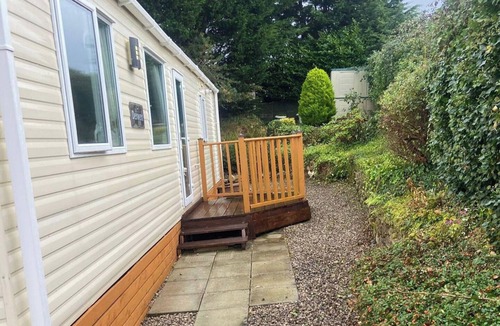 Carnforth Cabin | 2 Bed Caravan-Sleeps 6-Pet Friendly
