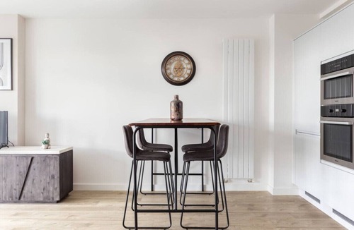 Camden Town with Primrose Hill Apartment | 2 Bed Flat in the Heart of Camden
