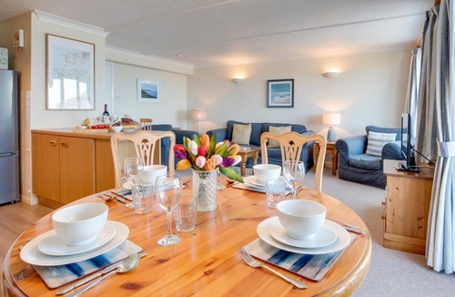 Putsborough Apartment | 2 Bed in Clifton Court (oc-fl24)