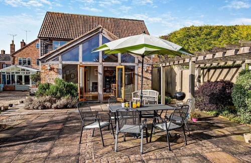 Dursley House | 2 Bed in Gloucester (oc-94228)
