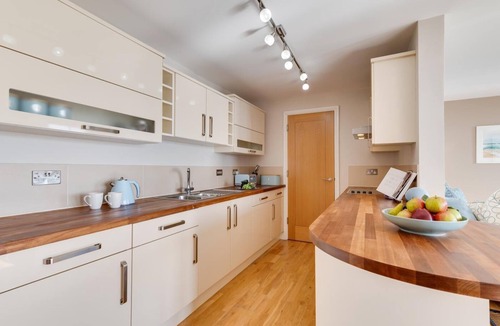 Praa Sands Apartment | 2 Bed in Praa Sands (oc-10clip)