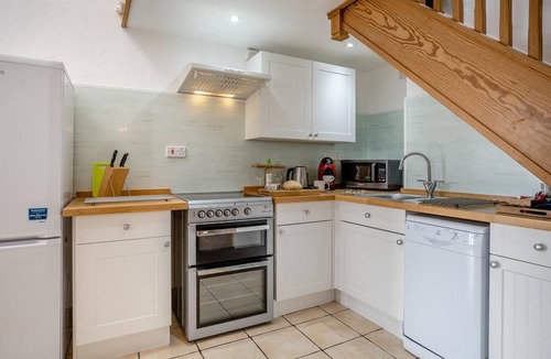 Risca East Cottage | 2 Bed in Risca (oc-h35978)
