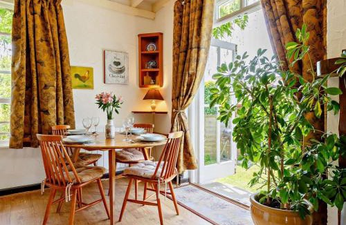 Grampound House | 2 Bed in St Austell oc-lanyo