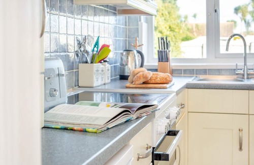 Padstow House | 2 Bed in St. Merryn (oc-p00801)