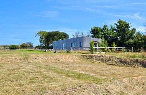 Godshill Ski Chalet | 2 Bed in Ventnor (oc-87188)