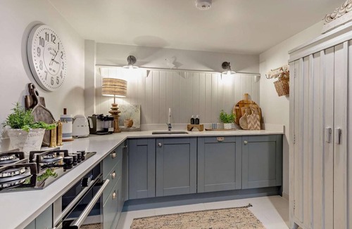 Quedgeley Cottage | 2 Bed in Warwick (oc-77617)