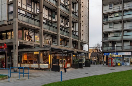 Elephant and Castle Apartment | 2 bed Zone1 slps 6 super wifi terrace view of Big Ben and central London