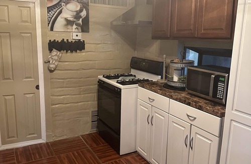 Madera House | 2 bedroom 1 bath home. In the heart of madera.