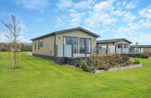 Shepton Mallet Ski Chalet | 2 bedroom accommodation in Midsomer House, East Compton