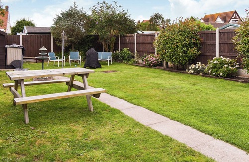 Kinmel Bay Cottage | 2 bedroom accommodation in Kinmel Bay, near Rhyl