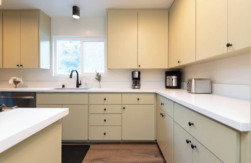 Hollywood Apartment | 2-bedroom apartment in brilliant Los Angeles with AC, fitness room, WiFi