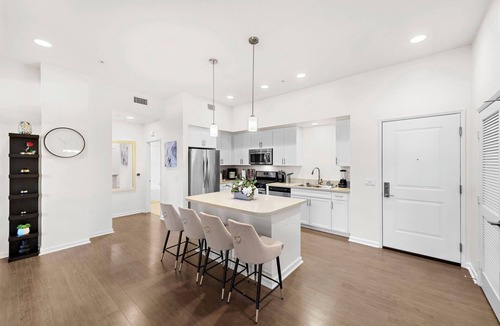 North Tustin Apartment | 2-bedroom beauty Walking Distance to Irvine Spectrum/15 minutes to disney