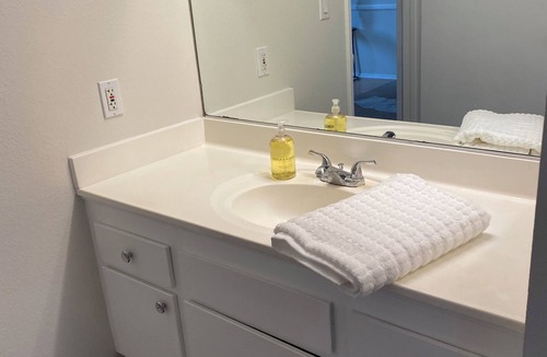 Valencia Condo | 2-bedroom condo in Santa Clarita with WiFi, AC.