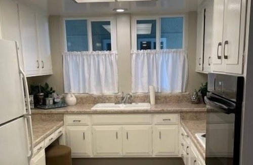 Laguna Woods Apartment | 2 Bedroom Coop 459957 by Houzlet