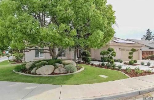 Greenacres House | 2 Bedroom guesthouse with private parking & private entrance