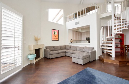 Venice Apartment | 2 Bedroom +Loft 1 block to Beach