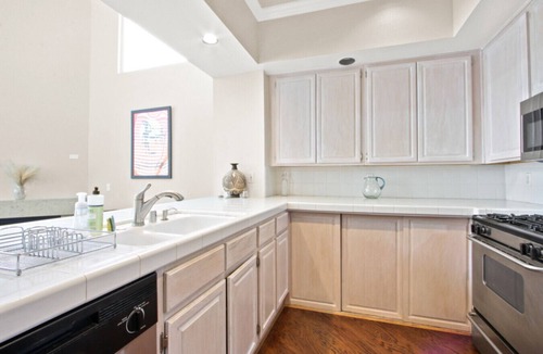 Venice Apartment | 2 Bedroom +Loft 1 block to Beach