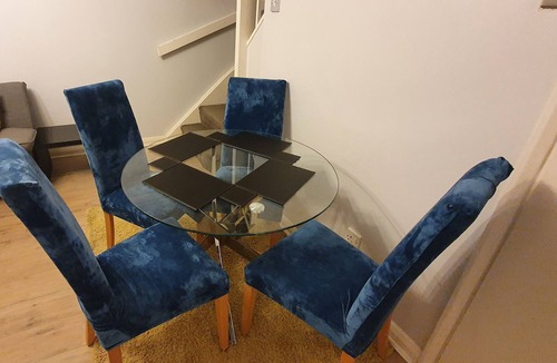 Glyndon House | 2 Bedroom , Tastefully furnished End of terrace house