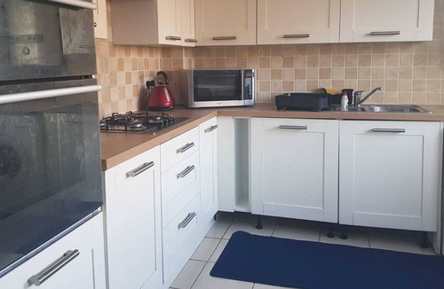 Glyndon House | 2 Bedroom , Tastefully furnished End of terrace house