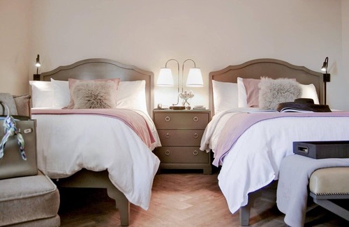 East Hollywood House | 2 Convenient Rooms Near Hollywood Museum, w/Parking, Pets are Welcome!