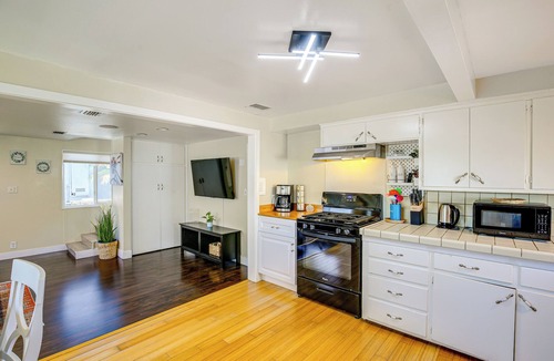 Belmont Heights House | 2 Mi to Ocean: Long Beach Home w/Gas Grill!