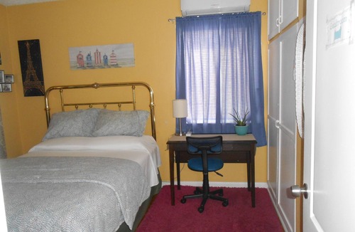 Sun Valley Bed & Breakfast | 2 Miles Burbank Airport/7 Miles Universal/Studios/N Hollywood. Cozy Room
