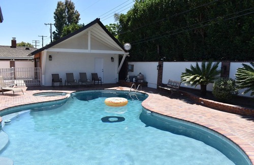 Northwest Anaheim House | 2 Min Away From Disney, 20 Min From The Beach, 45 Min To Downtown La