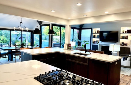 Del Mar House | 2 minute walk to Del Mar Beach!