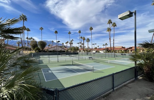 Cathedral City House | 2 minutes to casino, large private pool w/jacuzzi, tennis, gym, hiking trails