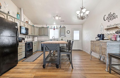 Crescent City House | 2 minutes to the beach!