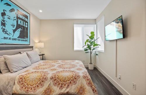 Wilshire Montana Apartment | 2 Santa Monica Beach Walking