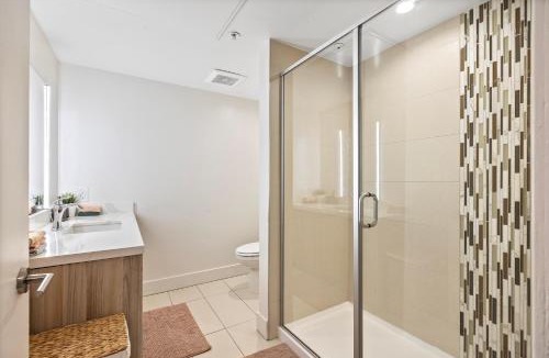 Wilshire Montana Apartment | 2 Santa Monica Beach Walking
