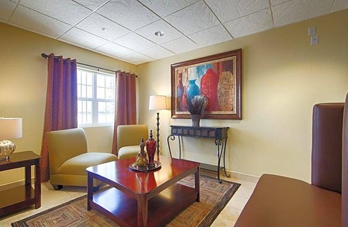 California City Hotel | 2-Star Hotel ∙ Best Western California City Inn & Suites
