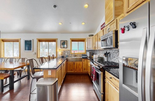 Serene Lakes House | 2-story home with private beach, grill, deck, washer/dryer, & AC