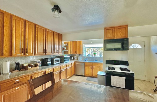 Seaside House | 2 Story Spacious 4B2B Home + Sleep 14+2 FREE Aquarium Tickets Perfect Getaway
