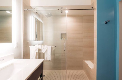 Harbor Hotel | 2 Twin Queen Rooms, The Cove Hotel, Heated Pool, Ready for Family Stay